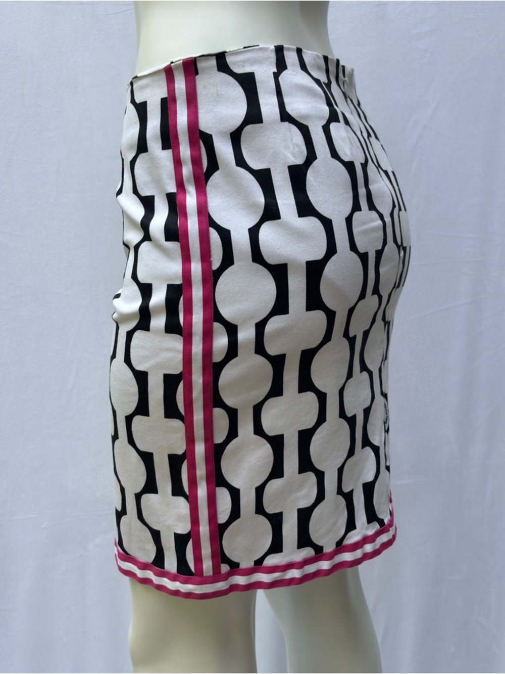 Gretchen Scott Mod Black & White With Pink Trim Pencil Shirt Retro Style